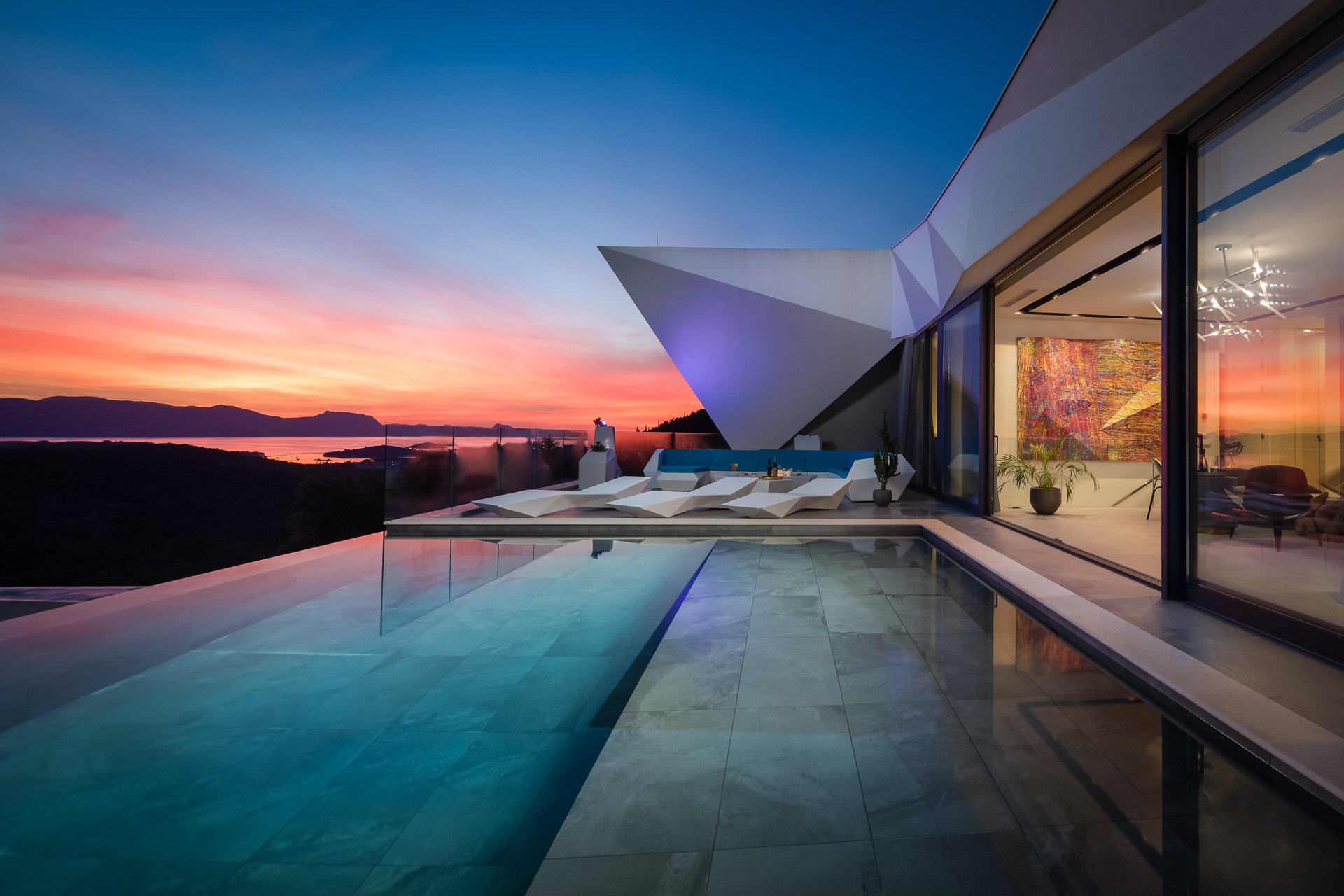 Luxury villa with a modern design and infinity pool